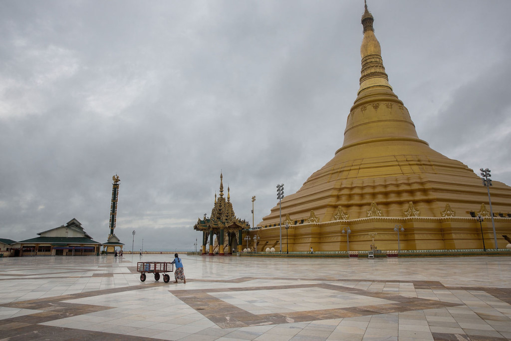 Thủ[-]đô[-]rộng[-]lớn[-]mà[-]vắng[-]bóng[-]cư[-]dân[-]ở[-]Myanmar